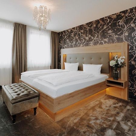 Hotel Schwarzer Adler Stendal Bagian luar foto