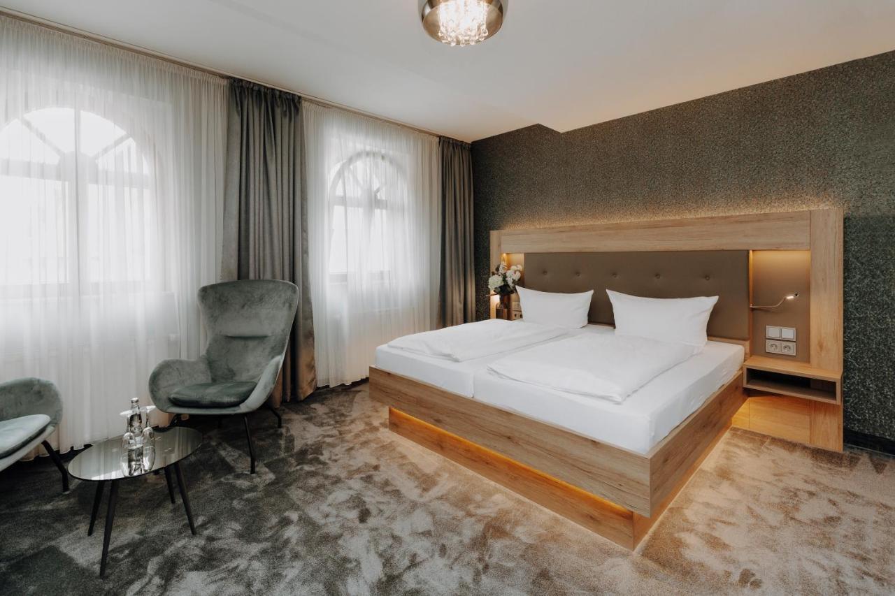 Hotel Schwarzer Adler Stendal Bagian luar foto