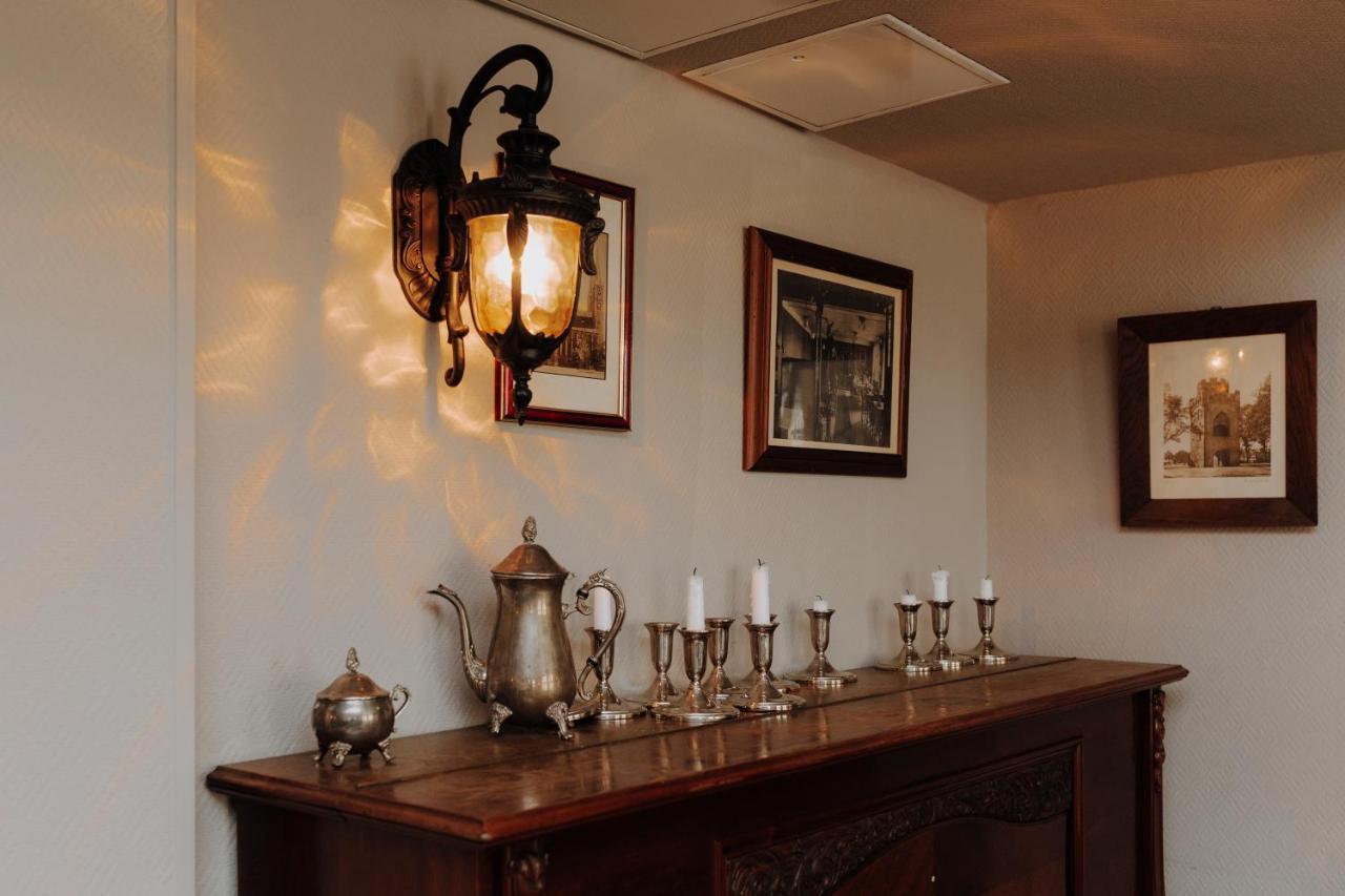 Hotel Schwarzer Adler Stendal Bagian luar foto